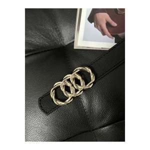 Ceinture pour femme avec boucle intégrée pour pantalons, vestes, robes et chemises - Noir-Or - Product Image 2