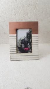 SCI Present Ultra Shine Wood & Resin Photo Frame Wedding Gifted Table Top Producto de la mejor calidad para uso en bodas Decoración del hogar - Product Image 2