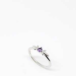 Anillo solitario CZ de corte redondo amatista púrpura de 3,5mm, joyería de compromiso y aniversario chapada en oro de 18 quilates - Product Image 4