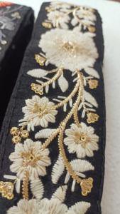 Rubans et lacets brodés à la machine sur mesure pour robes de mariée en design floral en largeur de 1.5 pouces et 2 couleurs - Product Image 4