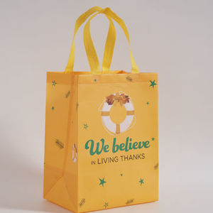 En el movimiento verde con nuestras bolsas ecológicas no tejidas. - Product Image 1