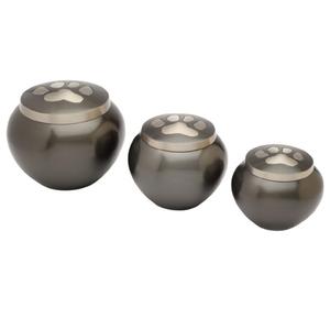 Juego de urnas para mascotas de cremación Odyssey de latón de alta calidad de 3 uds con urnas funerarias de metal con acabado de Peltre y pizarra con estampado de pata - Product Image 1