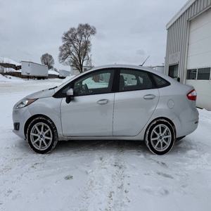 Automóvil Ford Fiesta SE 2019 USADO EN BUEN ESTADO - Product Image 2