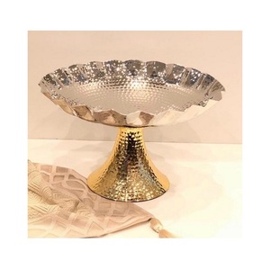 Serveur de dessert Support à gâteau martelé en acier inoxydable en couleur or et argent Vaisselle Gâteau au chocolat en vrac - Product Image 1