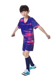 Camiseta de fútbol de manga larga de nuevo estilo de alta calidad con logotipo personalizado, Conjunto de camiseta de fútbol de invierno con diseño de pantalones cortos - Product Image 2