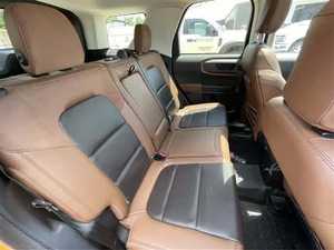 2023 Premium Usado 4x4 Volante a la Izquierda Asientos de Cuero - Oferta Especial Deportiva de Temporada ¡Gran Venta! En Buen Estado Listo para Enviar - Product Image 6