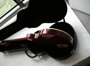 Guitarra eléctrica de alta calidad lista para usar, color amarillo llama de arce. - Product Image 2