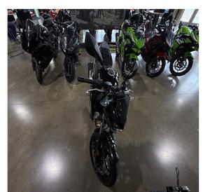 PREMIUM NOUVEAU 2025 KawasakIi Z500 ABS - Product Image 1