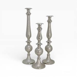 Bougeoir à double bras en argent antique avec un design classique incurvé pour une décoration élégante de table à la maison - Product Image 6