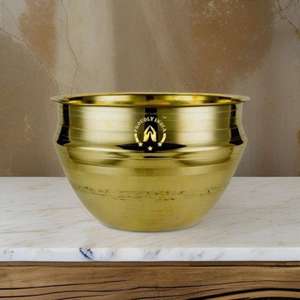 Bol de service en laiton de qualité supérieure pour les repas de luxe et les événements formels Design martelé tendance poli pour les occasions de fête - Product Image 2