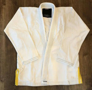 Conjuntos de Gi de Judo Hechos a Medida, Ropa Deportiva para Adultos con Colores Personalizados, Tela Transpirable de Poliéster/Algodón y Opciones de Logotipo Personalizado - Product Image 5