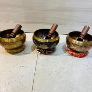 Artisanat en métal sur le thème du bouddhisme Thérapie sonore et bol chantant de guérison des chakras - Product Image 3