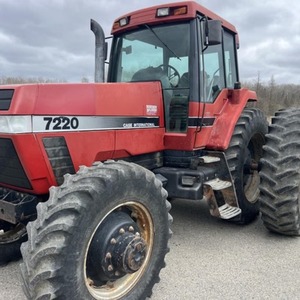Tracteur agricole d'occasion de haute qualité pour IH Farmall 110C 25HP 4WD avec boîte de vitesses et moteur, livraison rapide, prêt à la vente - Product Image 1