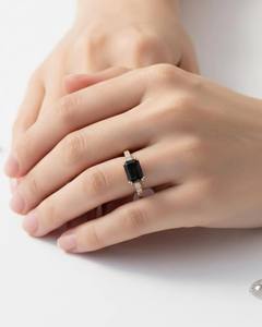 Bague en argent sterling 925 avec spinelle noir et accents blancs AD |   Bijoux élégants pour femmes en pierres précieuses |   Fournisseur en gros - Product Image 2