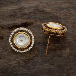 Pendientes de tuerca étnicos religiosos de moda estilo Kundan 147379 con perlas de agua dulce y diamantes sobre base de aleación de zinc/latón/cobre para fiestas - Product Image 2