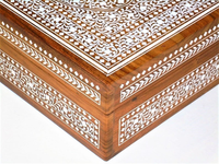 Organisateur de bijoux en bois avec incrustation d'os, design personnalisé, motif floral artisanal, rangement décoratif haut de gamme, modèle d'emballage sécurisé