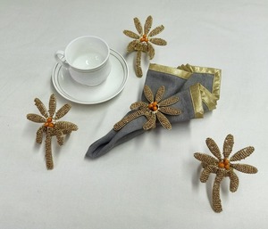 Servilleteros de resina hechos a mano de calidad superior Patrón floral Colores vibrantes Diseño de Ángel duradero para ajustes de mesa sofisticados - Product Image 4