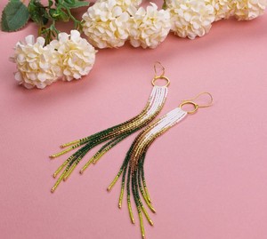 Boucles d'oreilles en perles d'or vert terreux-Bijoux Boho tissés à la main - Product Image 1