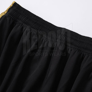 Uniforme de football pour hommes respirant et léger sur mesure avec manches courtes - Vente en gros - Product Image 3