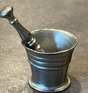 Mortier et pilon en laiton pour la cuisine et l'artisanat de table, produit le plus vendu, mortier et pilon en laiton d'Inde - Product Image 4