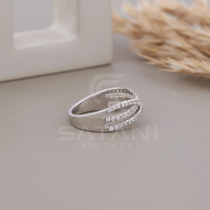 Bague de mariage en moissanite, design croisé, Satani Brothers, bague torsadée, bague en argent avec moissanite, design entrelacé élégant - Product Image 4