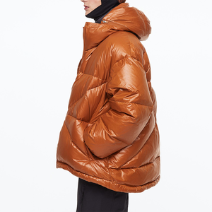 Veste matelassée imperméable de haute qualité logo personnalisé garder au chaud noir fabricant de coupe-vent OEM hiver extérieur hommes avec capuche - Product Image 2