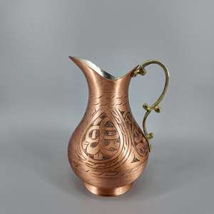 เหยือกน้ำทองแดงหรูหราสไตล์ดั้งเดิมที่มีเนื้อเรียบเหมาะสำหรับให้ความชุ่มชื้นทุกวันคุณประโยชน์ต่อสุขภาพ - Product Image 1