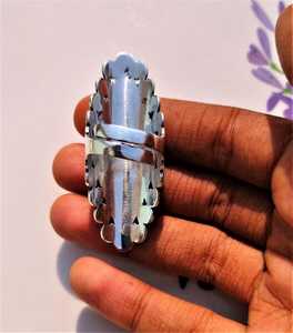 Bague en argent sterling avec pierre de lune violette ovale taillée en bélière, design empilable, pour les occasions spéciales - Product Image 6