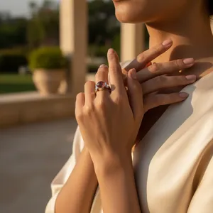 Anillo de Plata 925 con Gema Roja para Mujer, Joyería de Uso Diario - Product Image 3