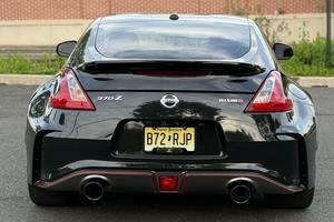 Vente flash pour Nissan 370Z NISMO Coupé d'occasion 2018, 23 500 milles, boîte manuelle 6 vitesses, moteur V6 3,7 litres, conduite à gauche - Product Image 2