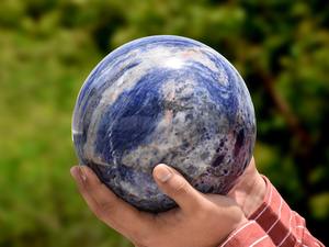 Esfera de Cristal Premium Hecha a Mano, Grabada por Muntaha Agate Exports, para Decoración de Arte Feng Shui y Coleccionables de Khambhat, India - Product Image 4