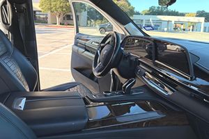 Cadillac Escalade 4WD Sport Platinum 2021, usado en buen estado. - Product Image 6
