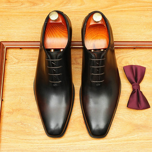 Chaussures en cuir pour hommes de style classique, de haute qualité, best-seller, à la mode, avec semelles épaisses et construction en cuir véritable - Product Image 3