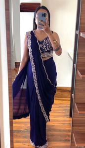 Chemisier brodé en tissu chinon lourd Saree prêt-à-porter pour les mariages et les fêtes Occasion spéciale Prix de gros - Product Image 4