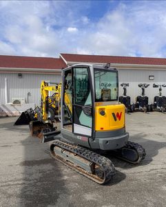 Mini-excavatrices pour l'aménagement paysager et les travaux publics de 1T à 1,8T, en stock. - Product Image 1