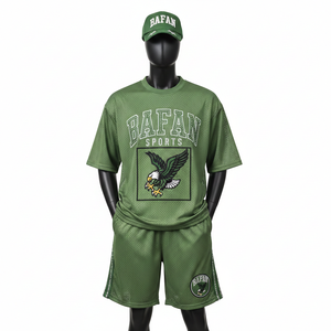 Ensemble de sport pour homme en maille respirante, tissu polyester GSM premium, vert olive, panneau latéral avec logo thermocollé. - Product Image 1