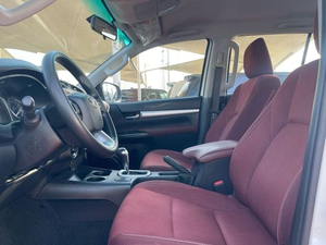 Camioneta 4x4 2024 con Volante a la Izquierda, Interior Rojo, Diseño de Carrocería Resistente, Estado Usado en Buenas Condiciones - Product Image 2