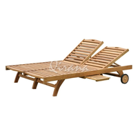 Chaise longue double pliable moderne en teck résistant aux UV, spacieuse pour l'extérieur, idéale pour les couples, les jardins, les villas et les hôtels
