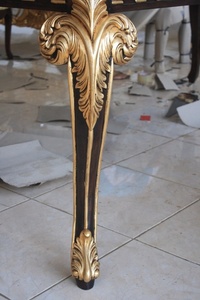 Table à manger victorienne antique en bois d'acajou avec finition en feuille d'or sur les détails sculptés - Product Image 4