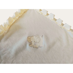 Coperta trapuntata a quadri con elefanti - Product Image 1