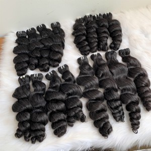 Lâche ONDULÉ NATUREL NOIR REMY 100% VIERGE CUTICULE ALIGNÉ LISSE SOYEUX TISSU DE CHEVEUX DE DONNEUR D'USINE EXTENSIONS DE CHEVEUX HUMAINS - Product Image 5