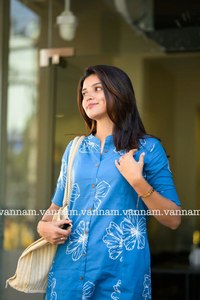 Lancement de nouveaux ensembles de cordons décontractés modernes en tissu de coton, revers, pour femmes, toutes saisons, coupe régulière, mariage, Diwali - Product Image 2