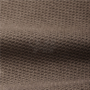T-shirt pour homme avec logo personnalisé, couleur et taille sur mesure, polyester/coton respirant et écologique, fabriqué au Pakistan - Product Image 5