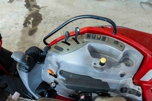 2017 CASE IH FARMALL 100C - Product Image 6