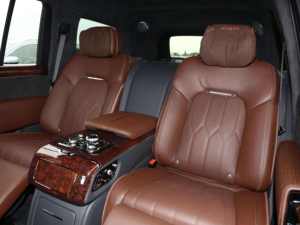 SUV Sport d'occasion 2024, 4.0t V8, vitesse 200 km/h, 8 cylindres essence, taille des pneus R17, 4 places, cuir, boîte automatique, toit ouvrant panoramique - Product Image 6