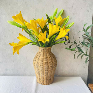 Elegante florero de mimbre tejido de estilo rural para la decoración del hogar - Product Image 1
