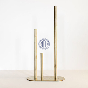 Vase de table minimaliste en laiton, support en métal à 3 tiges, fait main, haute qualité, design moderne pour mariage - Product Image 1