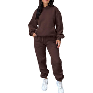 ชุดวอร์มผ้านุ่มสำหรับผู้หญิงออกแบบโลโก้ได้ตามต้องการและติดฉลากได้ตามต้องการ - Product Image 1