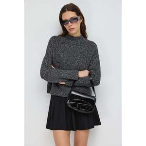 Top court en tricot à col demi-pêcheur - Product Image 2