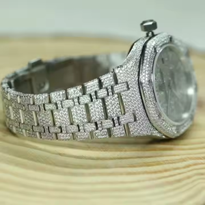 Montre classique Moissanite en diamant de qualité supérieure à prix d'usine DEF Moissanite Diamond Iced Out Watch - Product Image 3